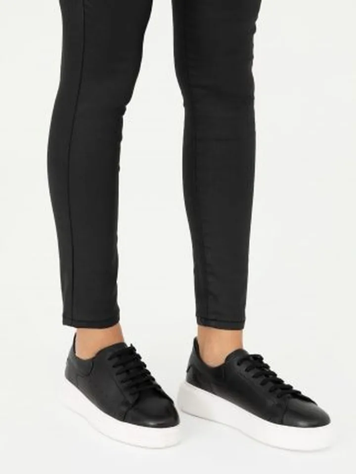 کفش کتانی و اسپرت زنانه مشکی پیرکاردین