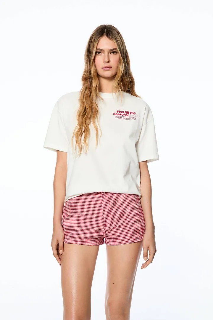 <span class="text-styled__StyledSpan-sc-d280c10c-1 dvOaRP">Pull & Bear< span>تیشرت آستین کوتاه با تصویر بازار