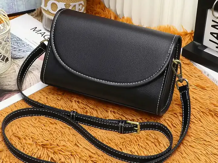 کیف دوشی و کراس بادی زنانه چرم با طراحی ساده women's crossbody bags 2023 new style genuine leather V90183