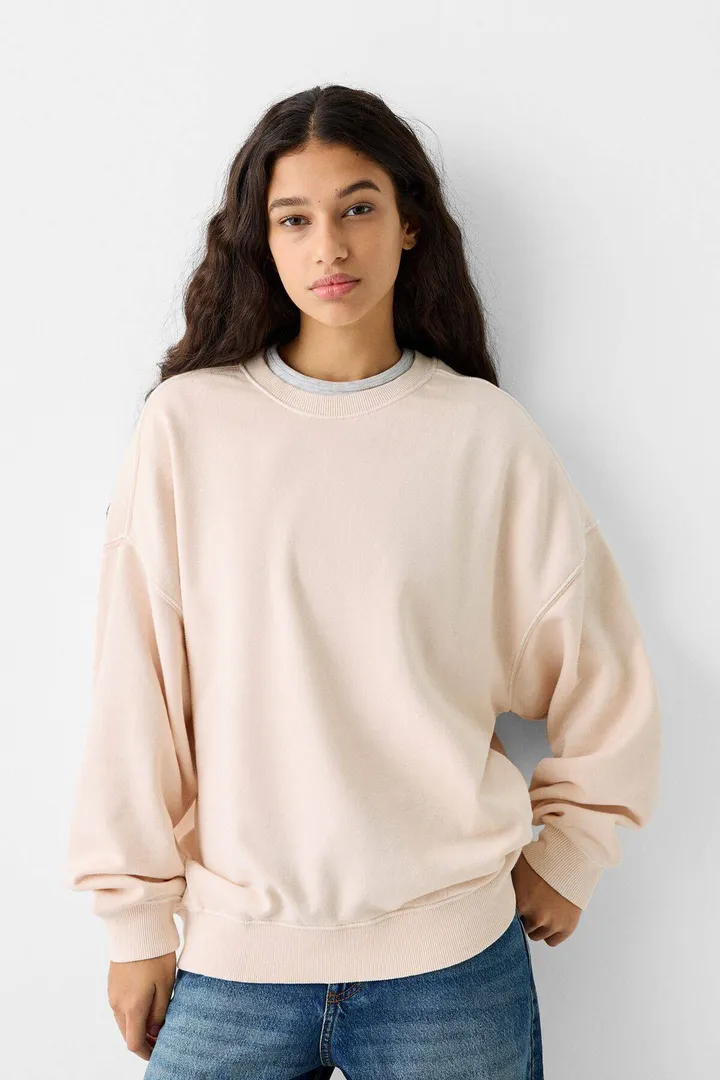 <span class="text-styled__StyledSpan-sc-d280c10c-1 dvOaRP">Bershka< span>سویشرت سایز بزرگ